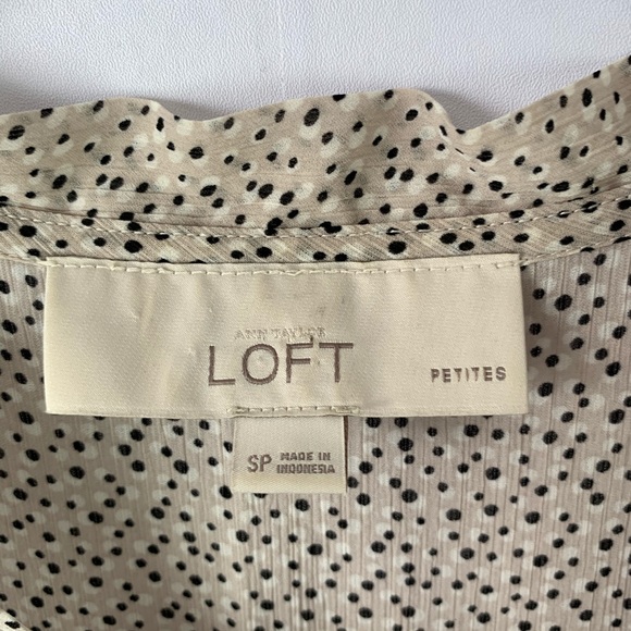 ❌Ann Taylor LOFT . Tie Neck Semi Sheer Blouse . SP - Picture 2 of 6